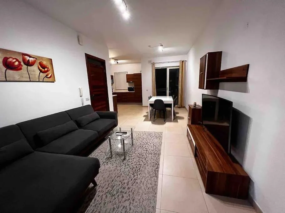 Large 3 Bedroom Apartment In Swieqi Is-Swieqi